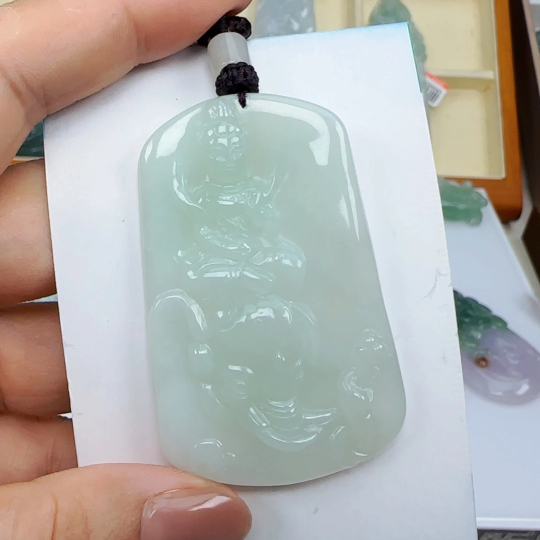 翡翠未镶嵌颈饰