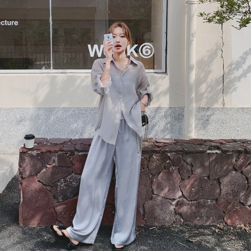 清冷松弛感套装裤夏季女2025新款慵懒风防晒衬衫吊带阔腿裤三件套