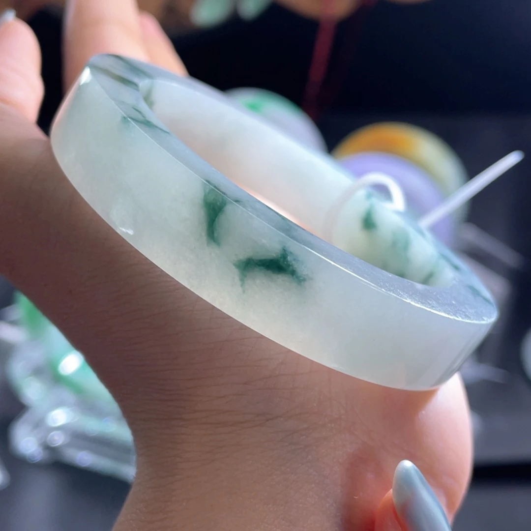 未镶嵌手镯定制翡翠