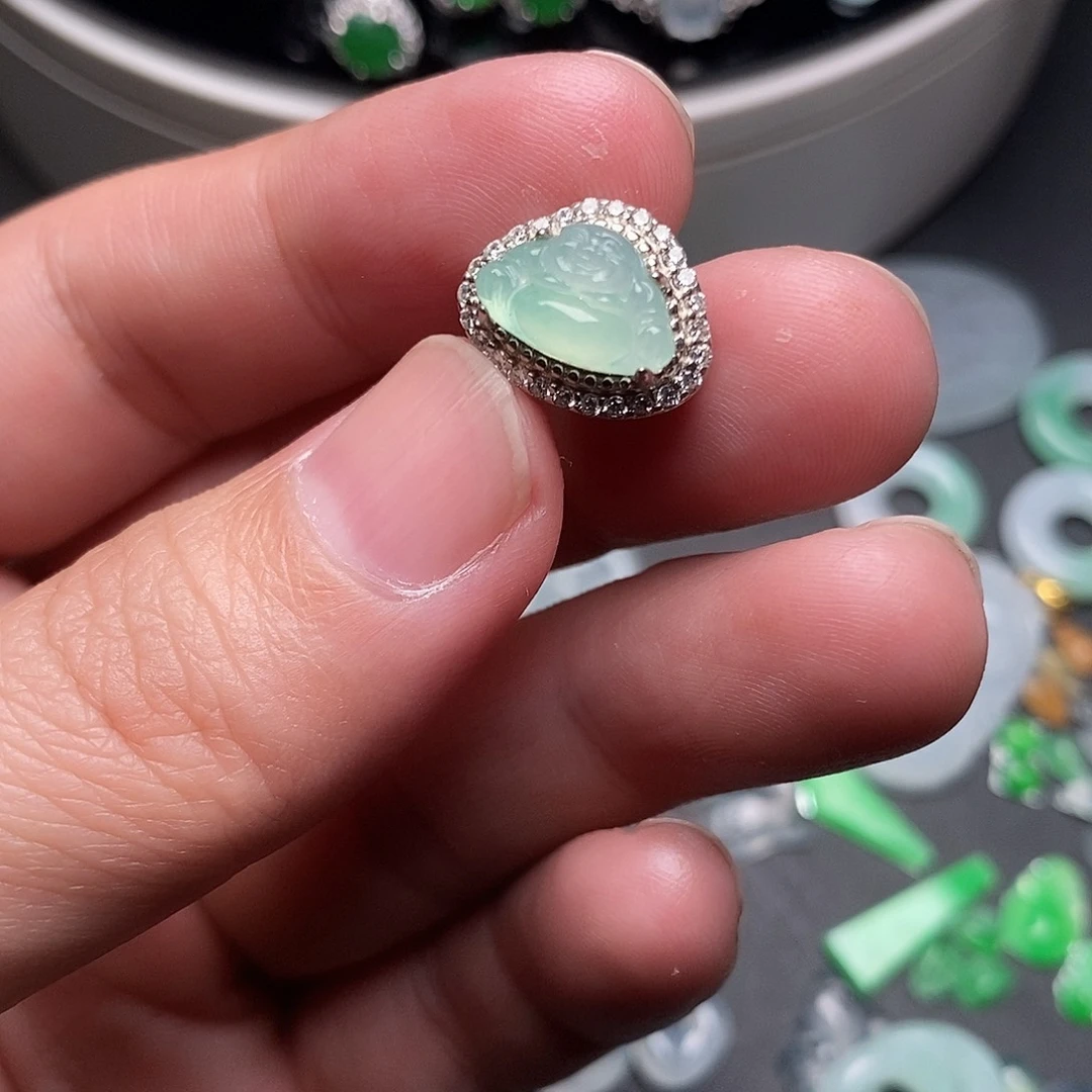 翡翠颈饰银S925镶嵌佛