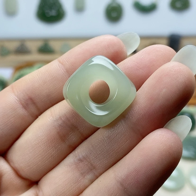 【闪购商品】颈饰未镶嵌和田玉