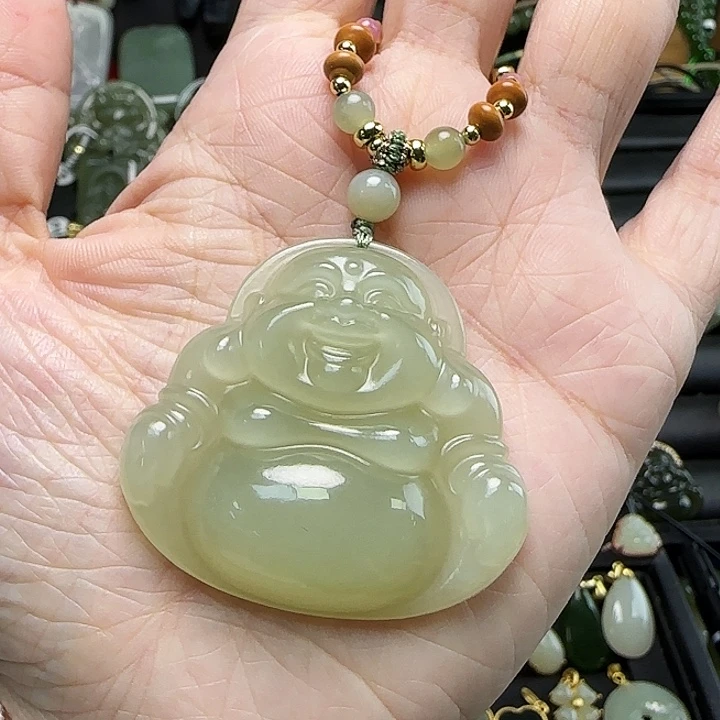 眇***光和田玉未镶嵌颈饰