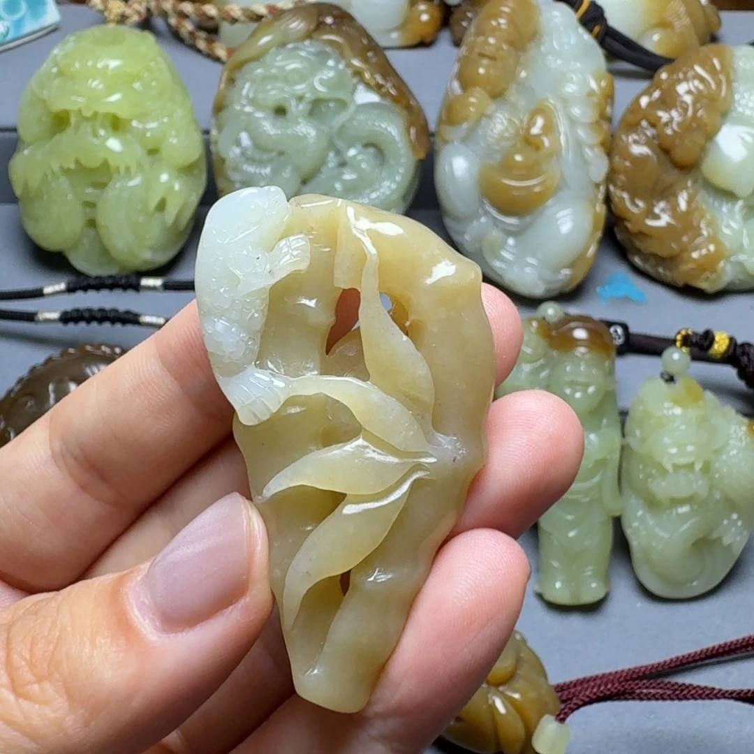 颈饰未镶嵌和田玉