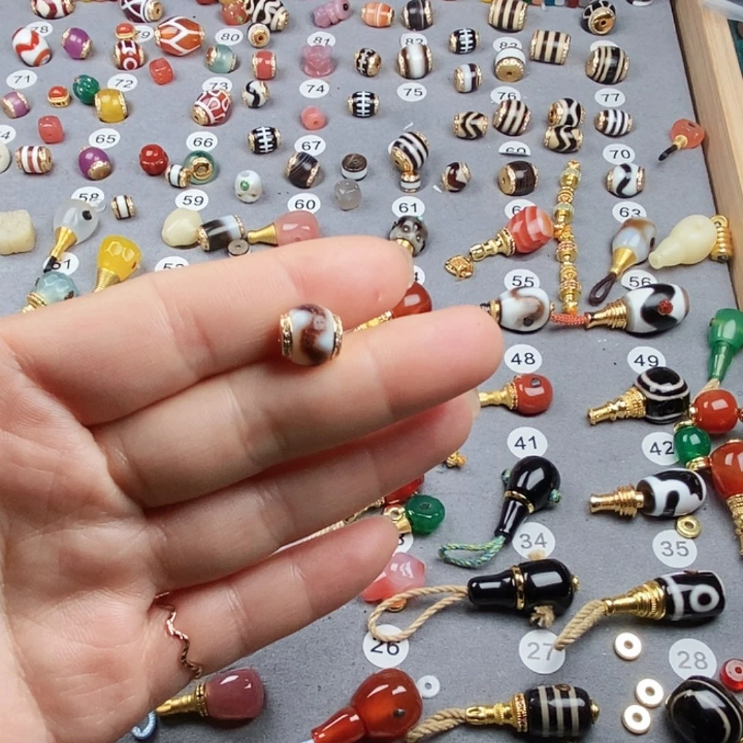 H***）玛瑙/玉髓未镶嵌饰品