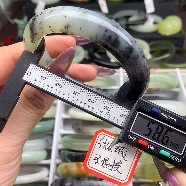 蛇纹石玉手镯未镶嵌756