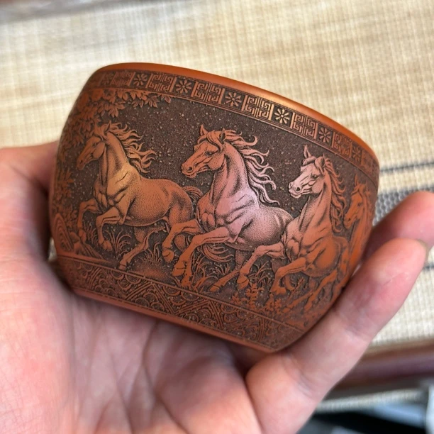 宜兴精品双层隔热防烫八骏图紫砂杯 泥料家藏大红袍 容量150毫升