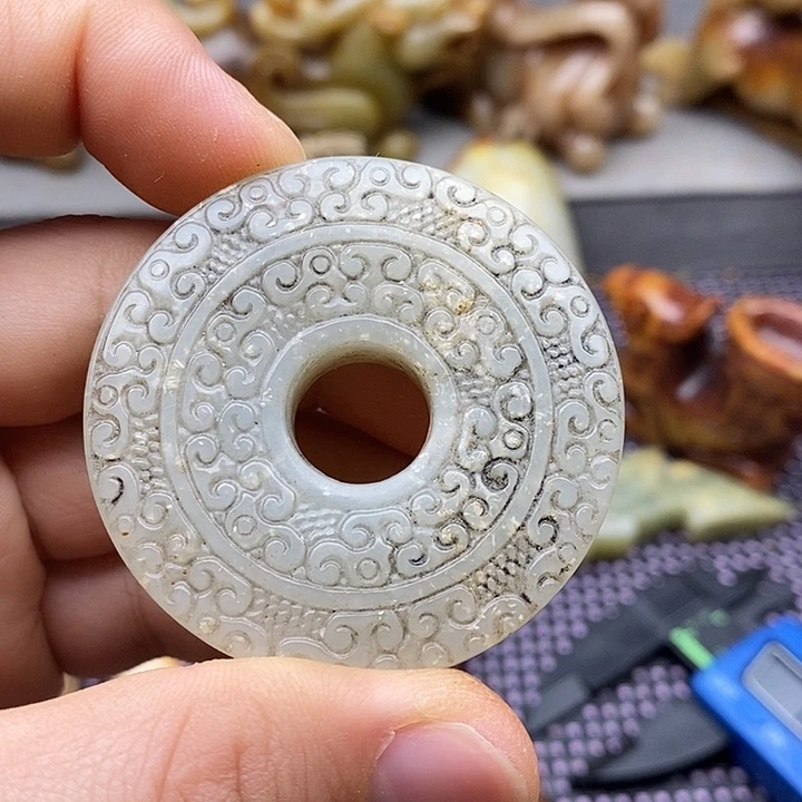 未镶嵌蛇纹石玉颈饰