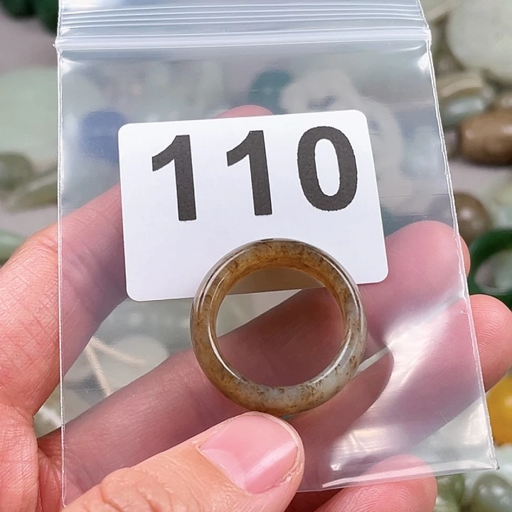 和田玉（糖玉）颈饰未镶嵌