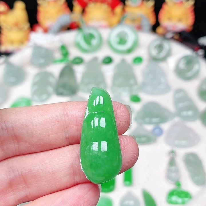 翡翠未镶嵌颈饰缅甸天然A货翡翠
