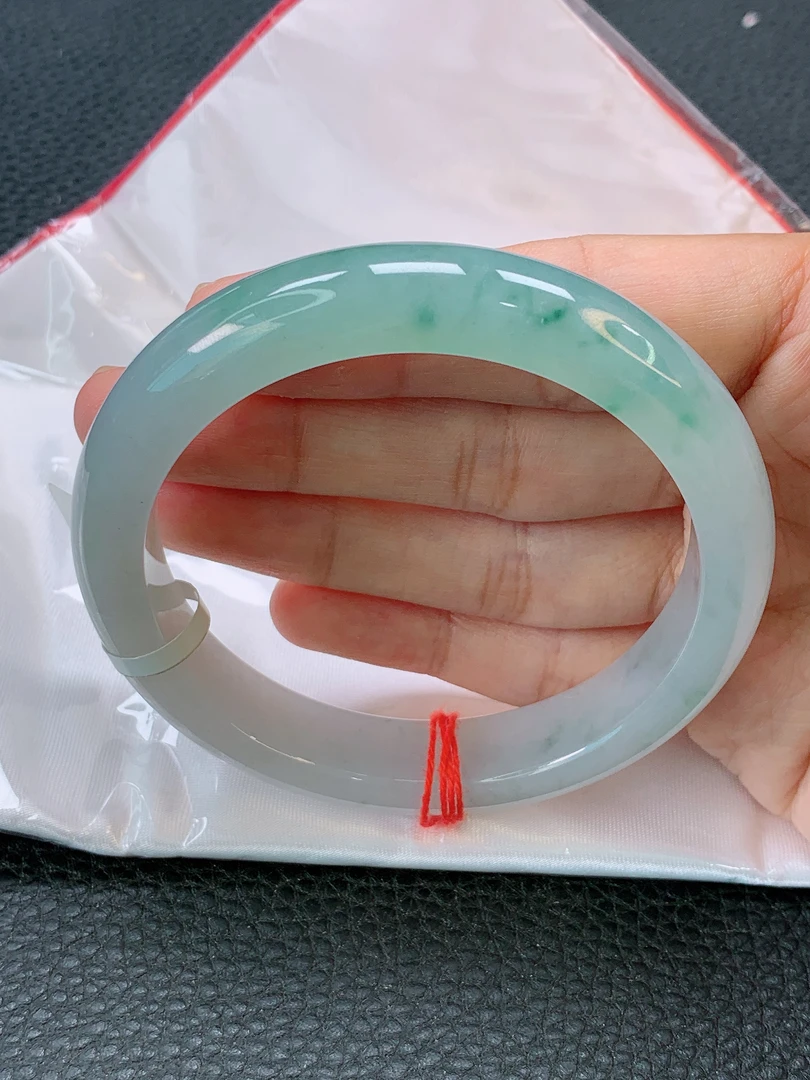 缅甸A货59圈口天然糯冰种飘绿花翡翠手镯绿色