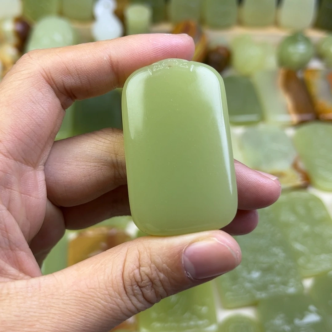 新疆昆仑山料无事牌