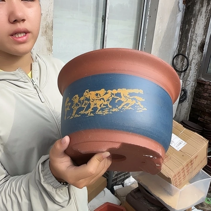 22蓝色八骏图一个花盆