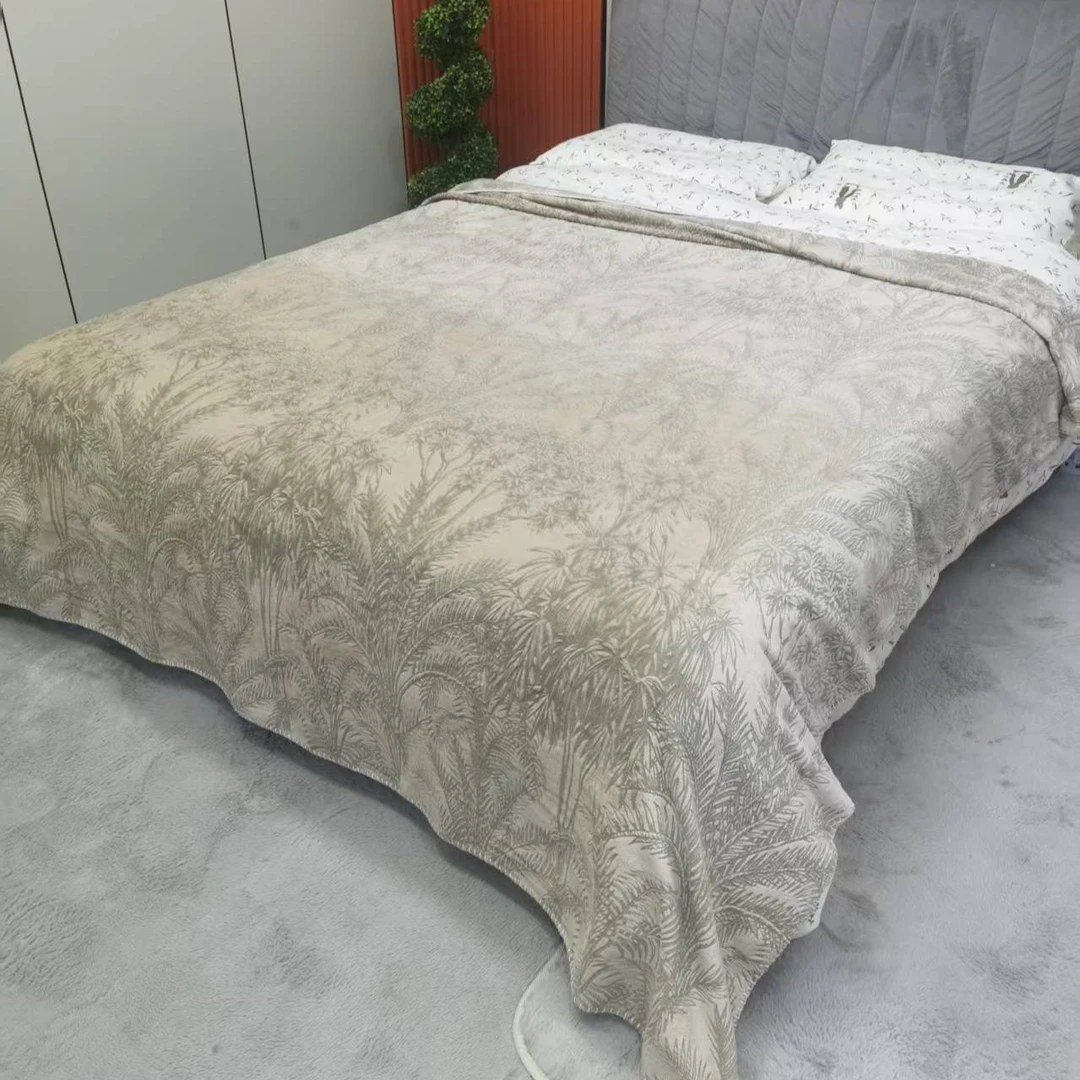外贸单2*2.3米 卡其浪花雕花冬季铺床保暖大床用可盖毛毯