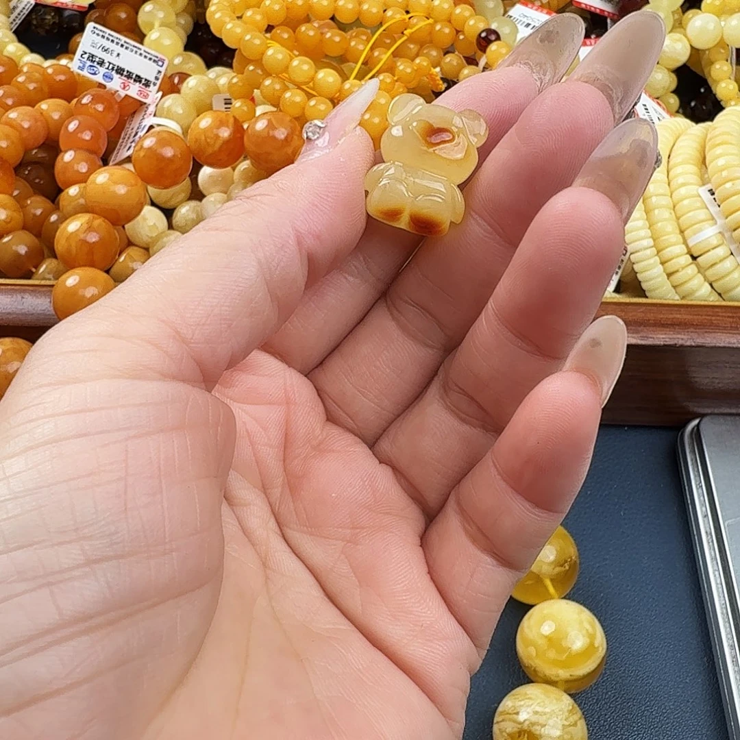 琥珀未镶嵌珠宝奇石