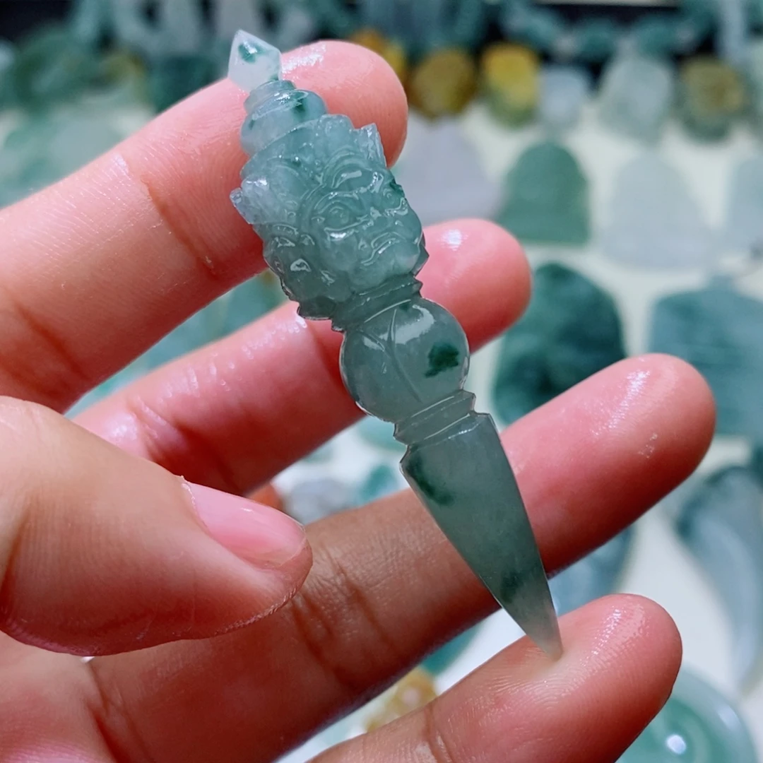 未镶嵌定制翡翠毛货抛光