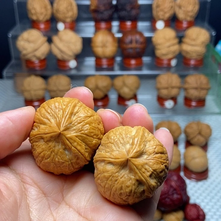 文玩核桃把件三棱32