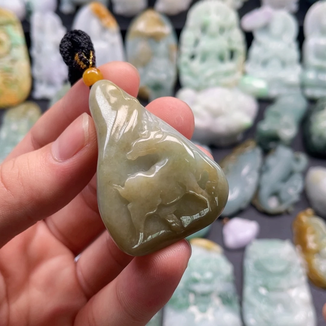 颈饰未镶嵌翡翠翡翠