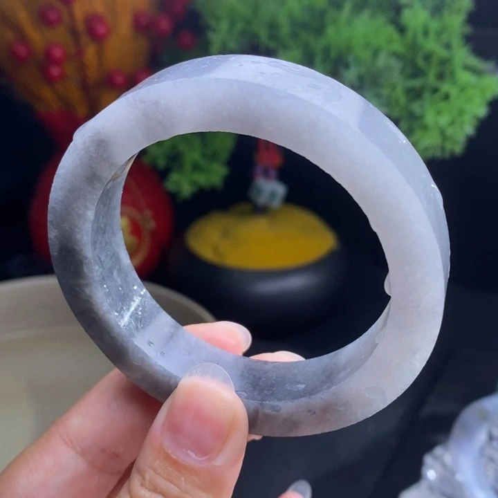 定制翡翠未镶嵌翡翠手镯