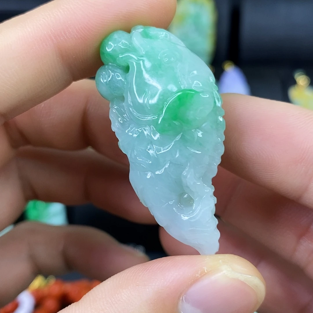 颈饰未镶嵌翡翠吊坠