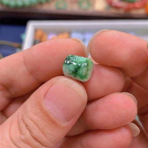 【闪购商品】翡翠颈饰未镶嵌甄*翡翠