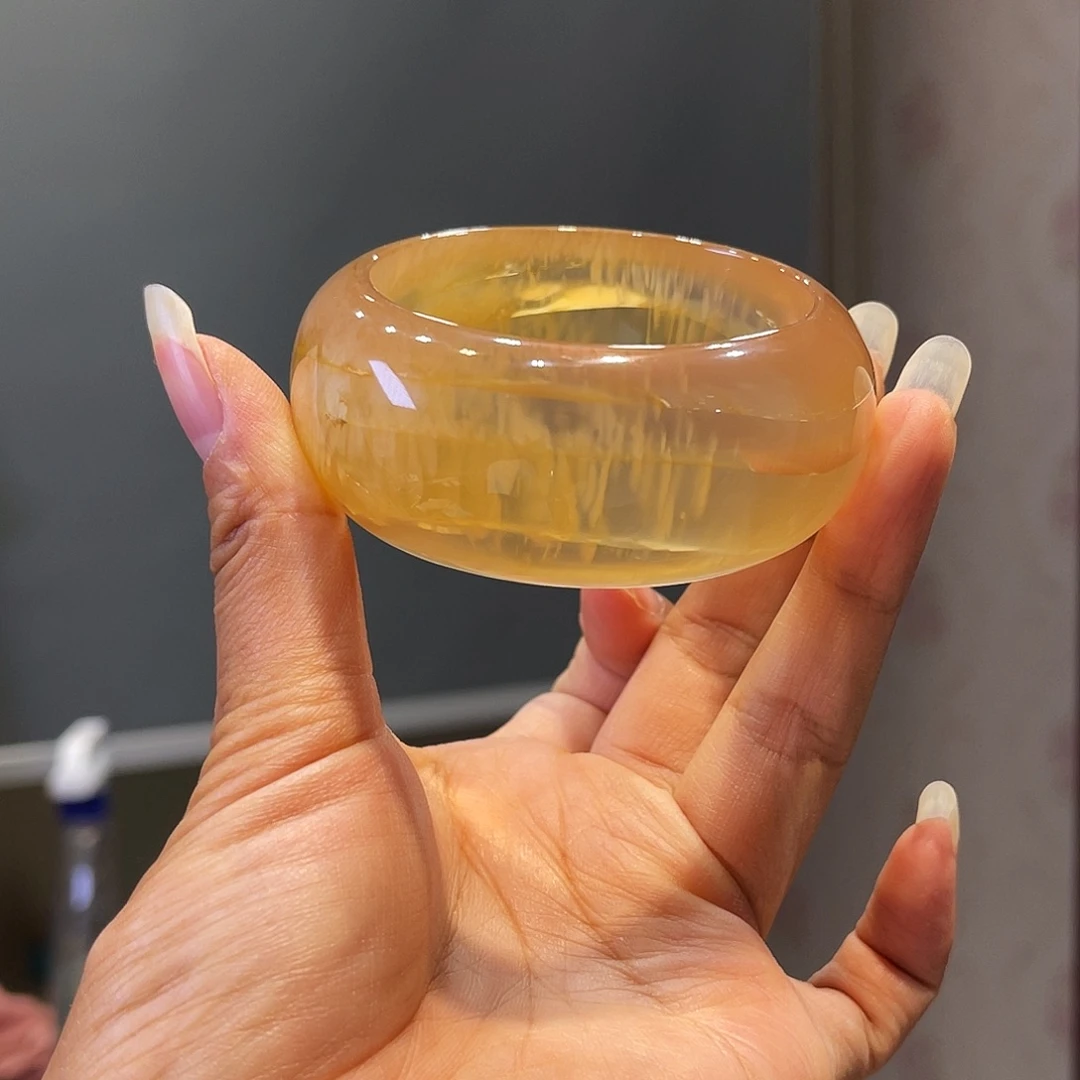 皮***丢玛瑙/玉髓未镶嵌手镯