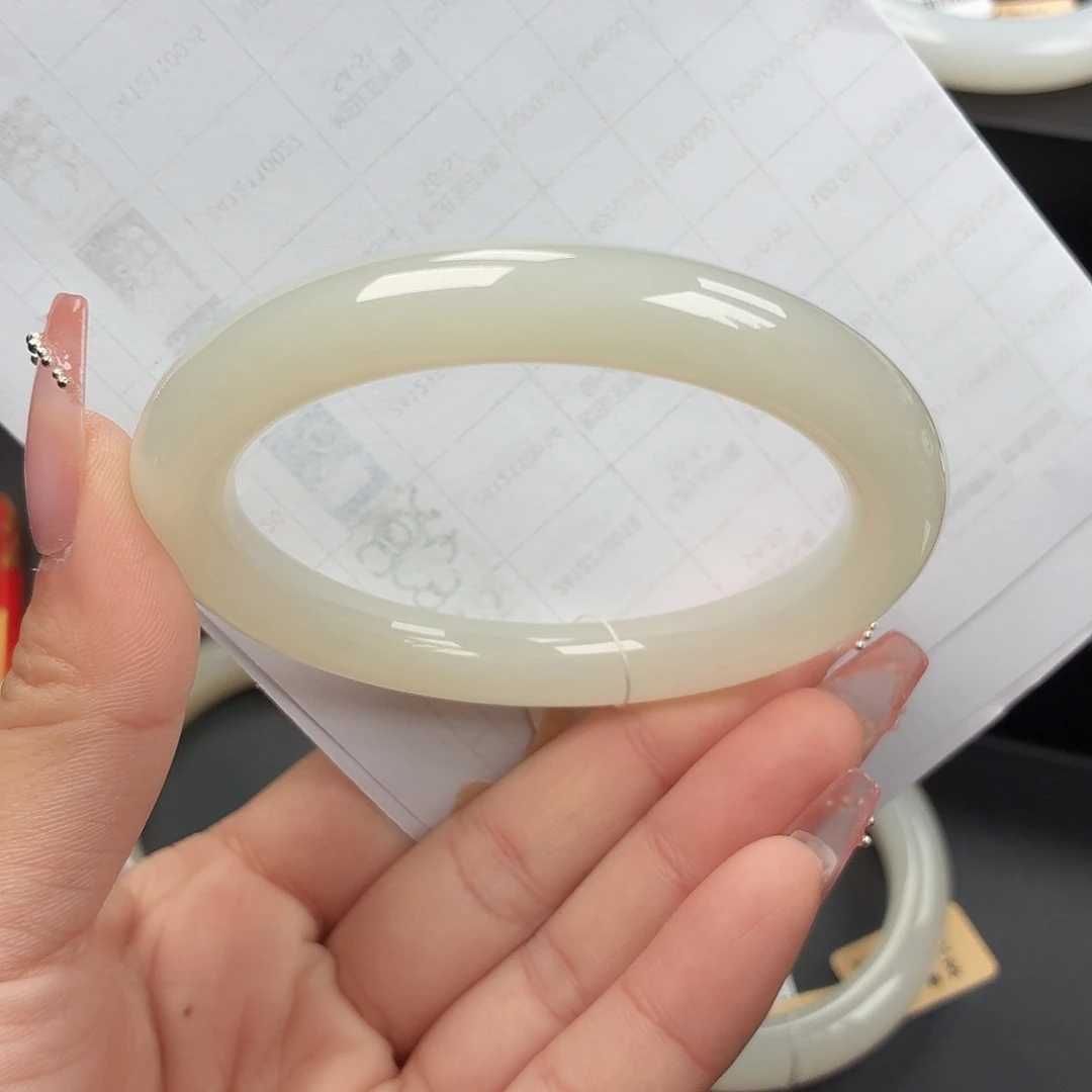 和田玉（糖玉）未镶嵌手镯