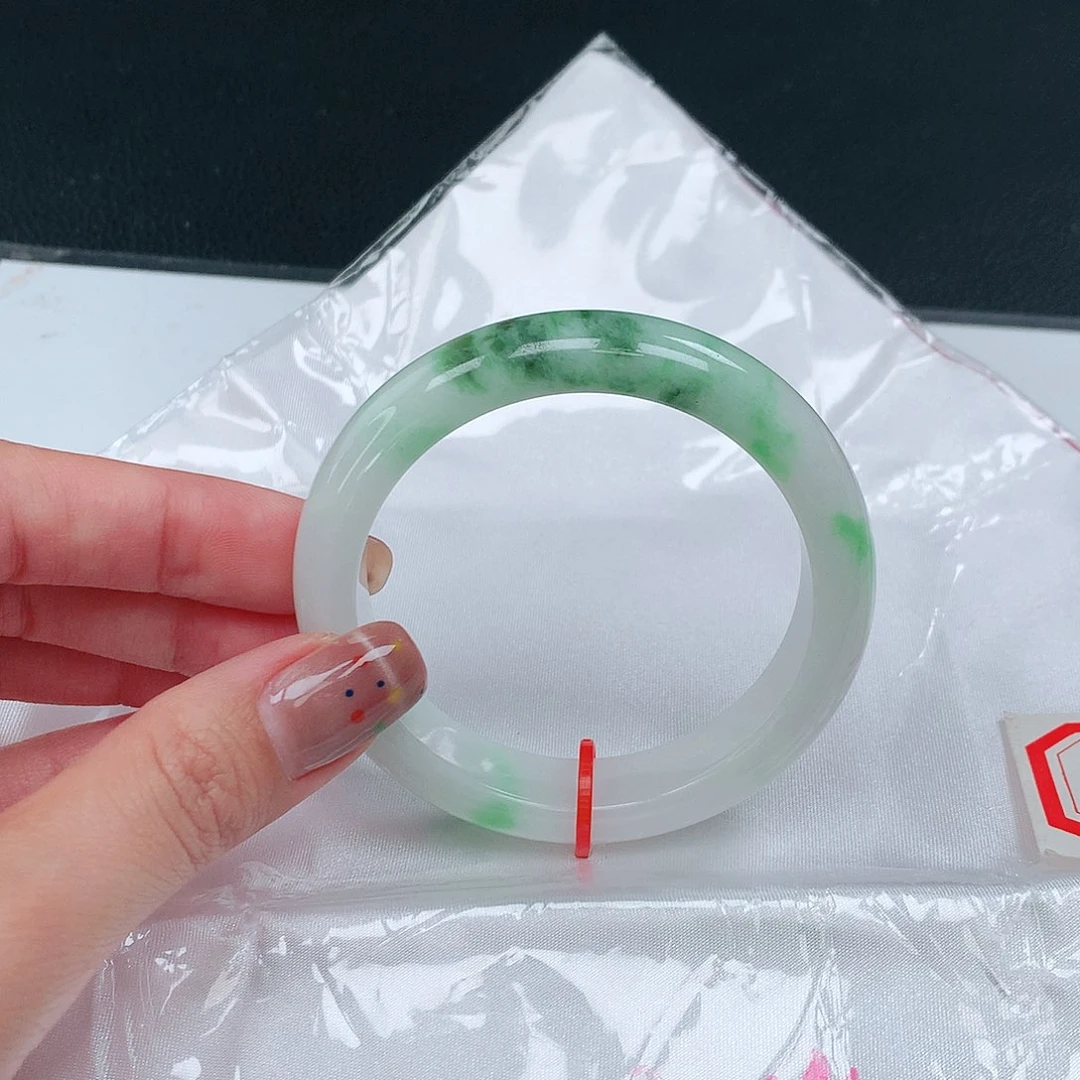 未镶嵌手镯翡翠100