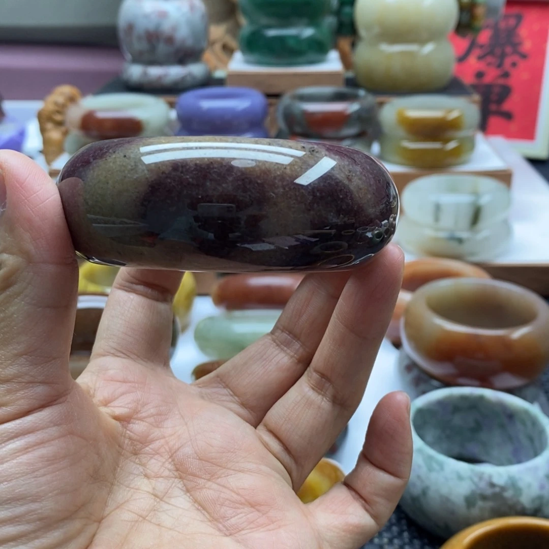 没***事石英岩玉手镯未镶嵌