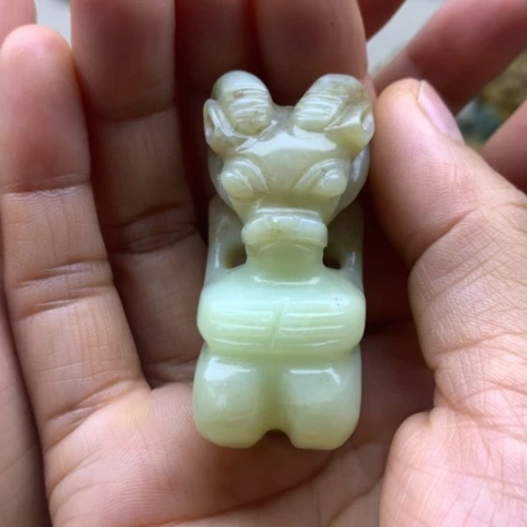 【闪购商品】未镶嵌透闪石质玉把件