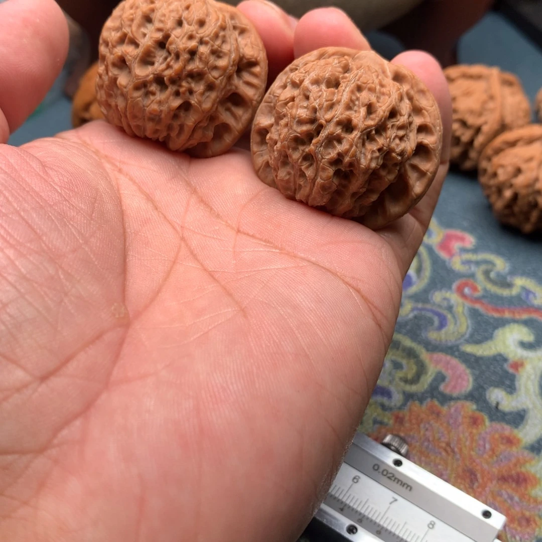 ****台吊坠文玩核桃血麒麟