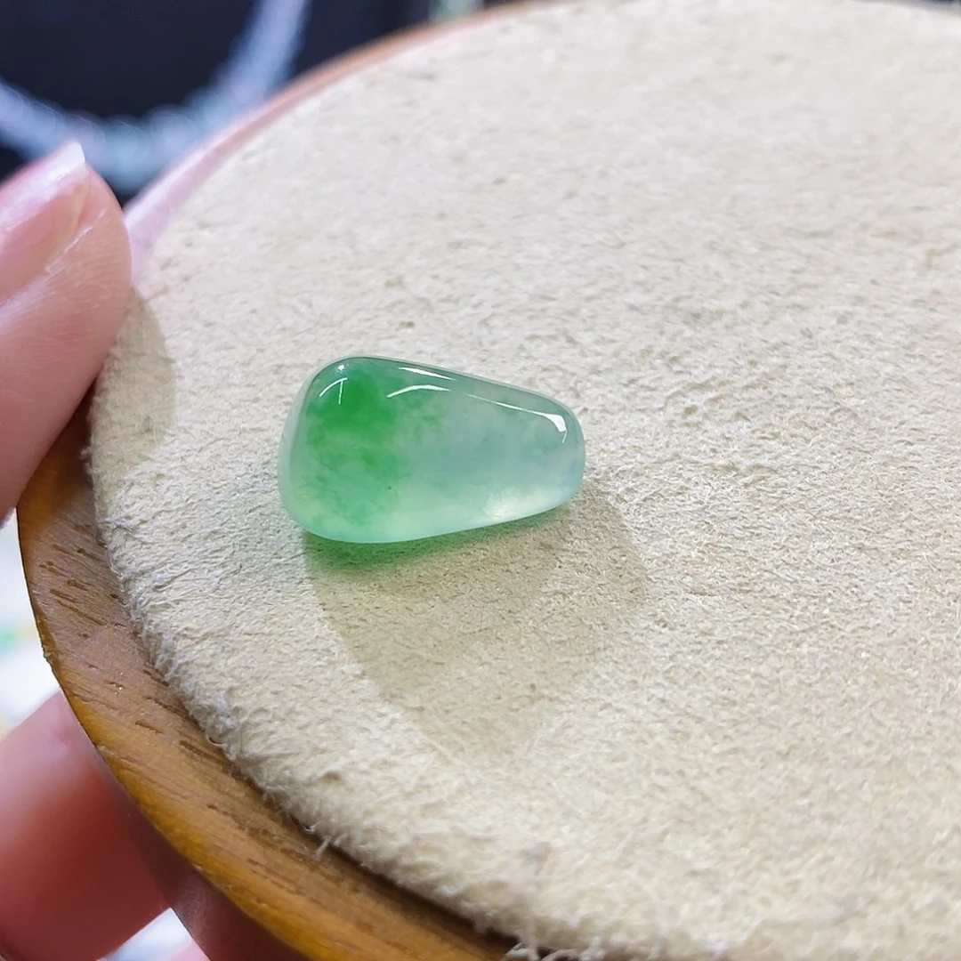 翡翠挂件未镶嵌福瓜