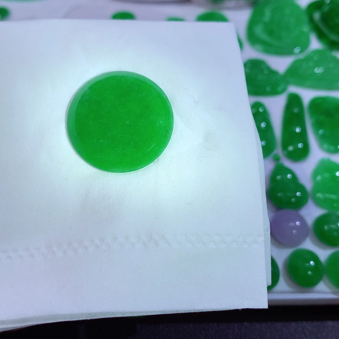 翡翠颈饰未镶嵌天然翡翠