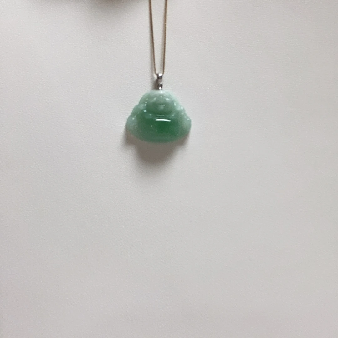翡翠18K金镶嵌颈饰佛