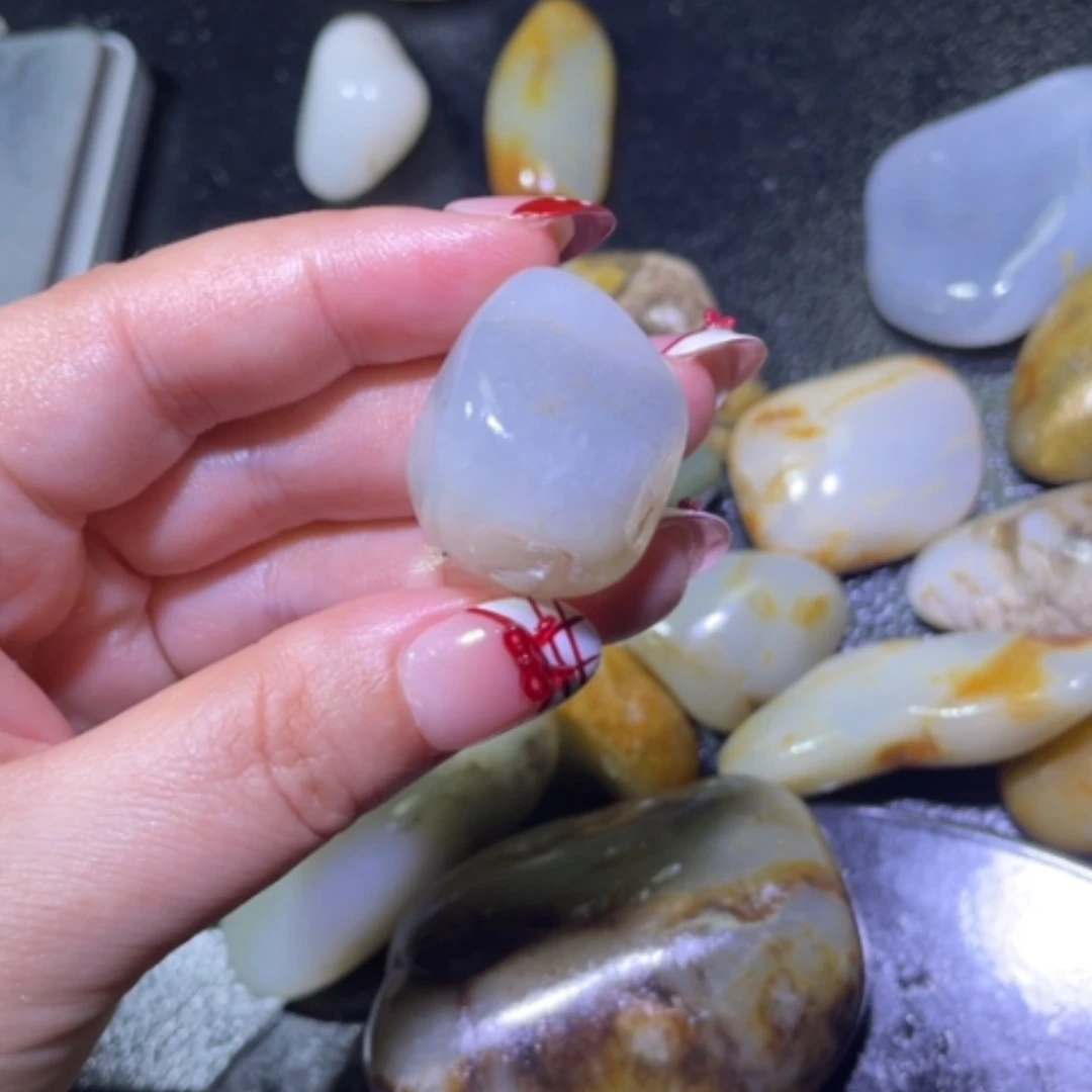 【闪购商品】颈饰未镶嵌和田玉厚**者