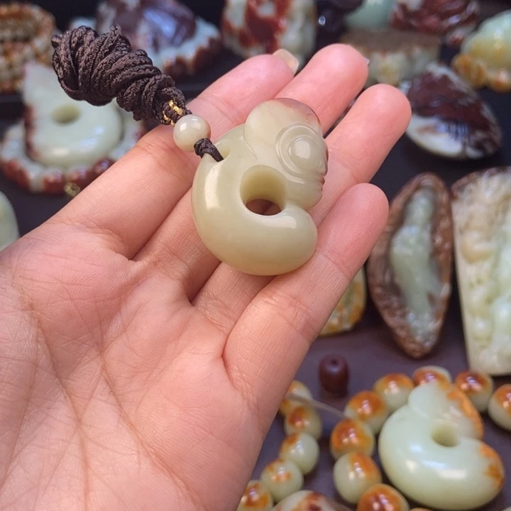 用***0岫岩河磨玉（透闪石质玉）未镶嵌挂件