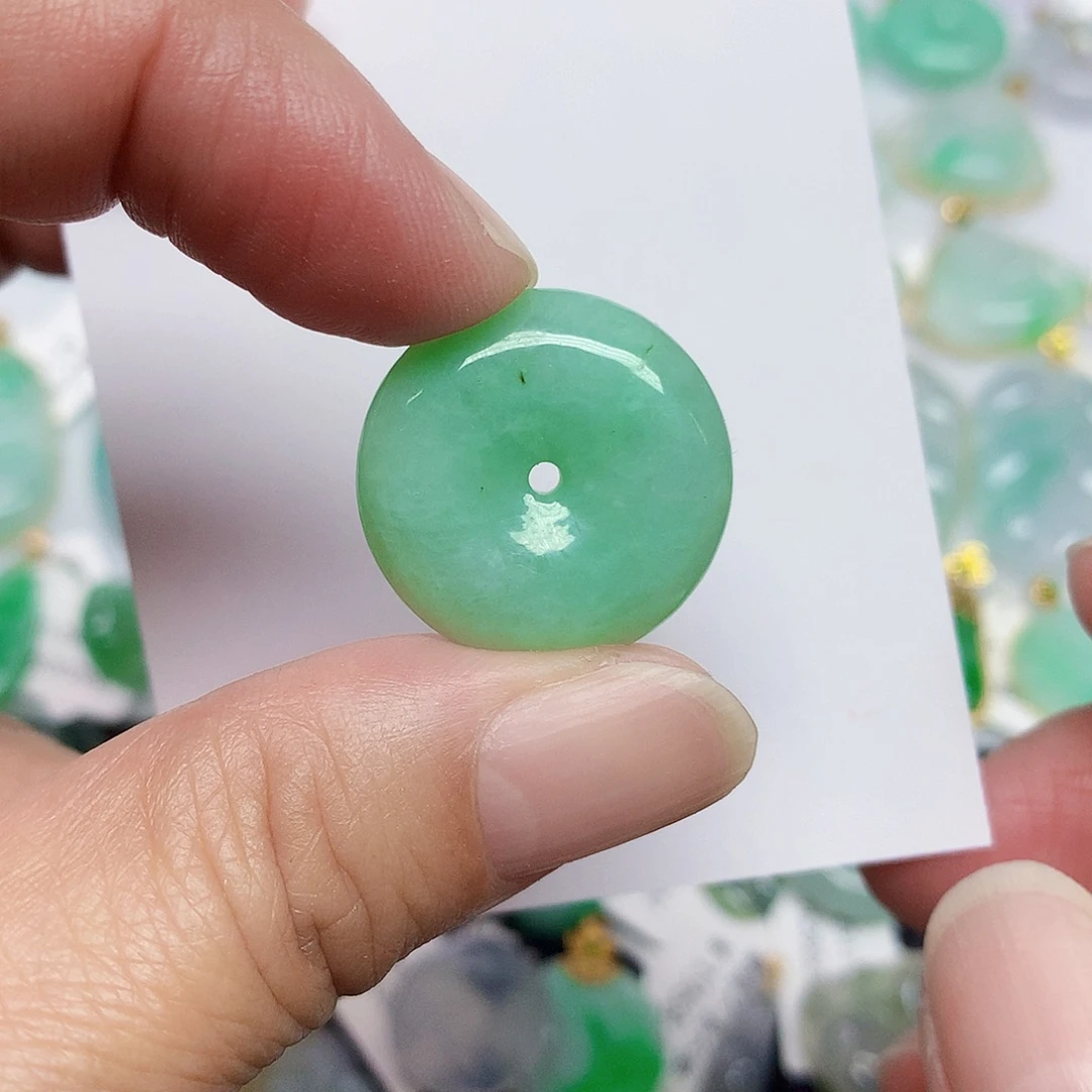 翡翠未镶嵌颈饰3567899