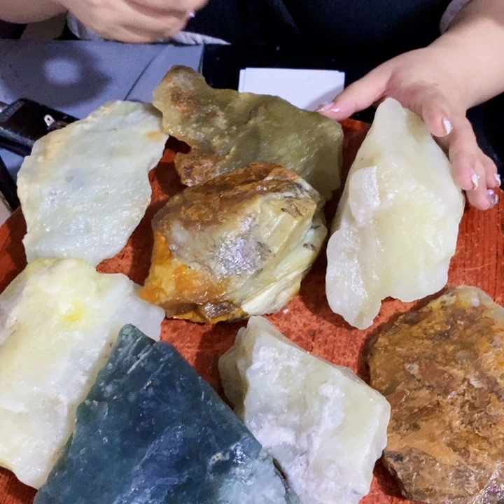 蛇纹石玉未镶嵌原石