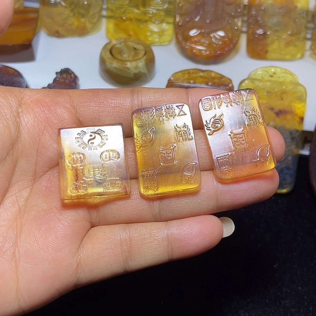 琥珀未镶嵌颈饰缅甸天然琥珀吊坠
