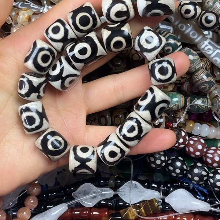 查罗石散珠合金卡15*18桶珠一条