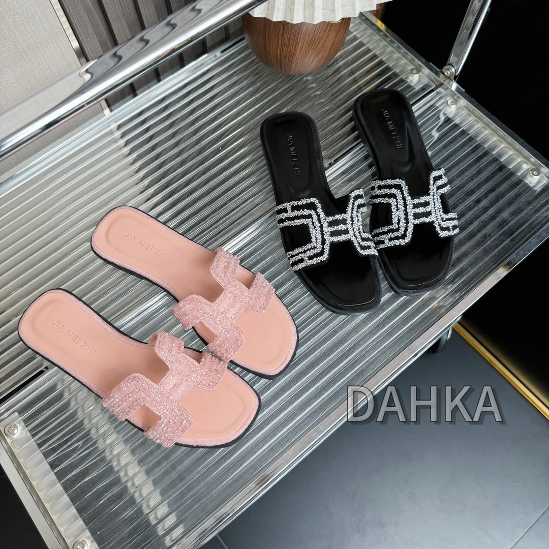 【细钻】2025年新款时尚夏季休闲百搭女士外穿网红舒适软底一字拖