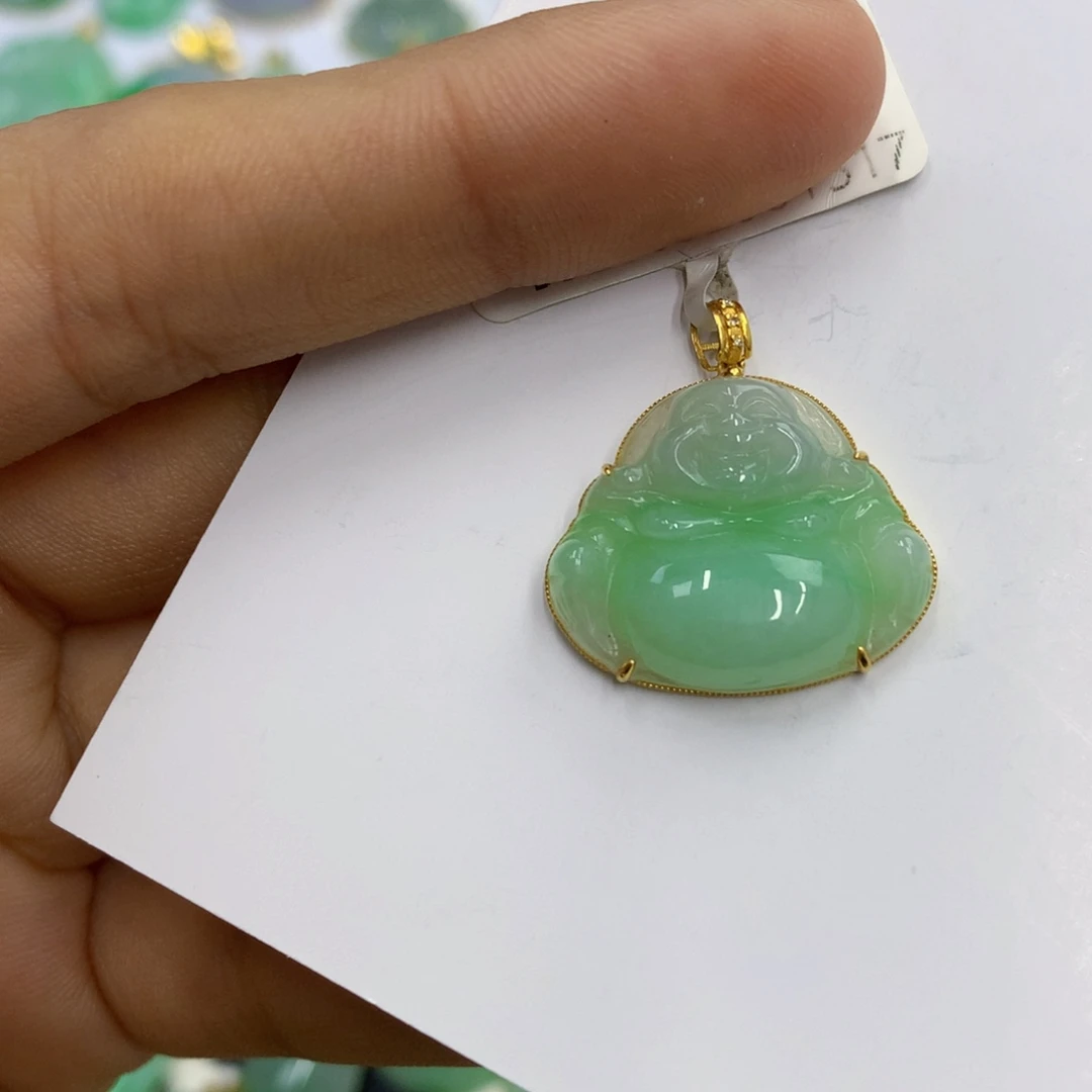 翡翠18K金镶嵌颈饰翡翠