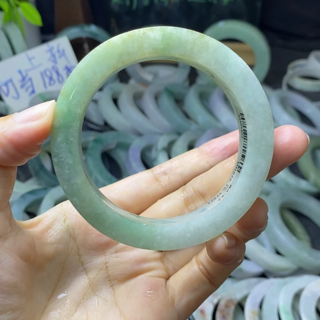 定制翡翠未镶嵌手镯