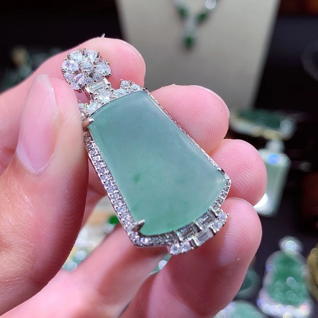 翡翠颈饰未镶嵌挂件