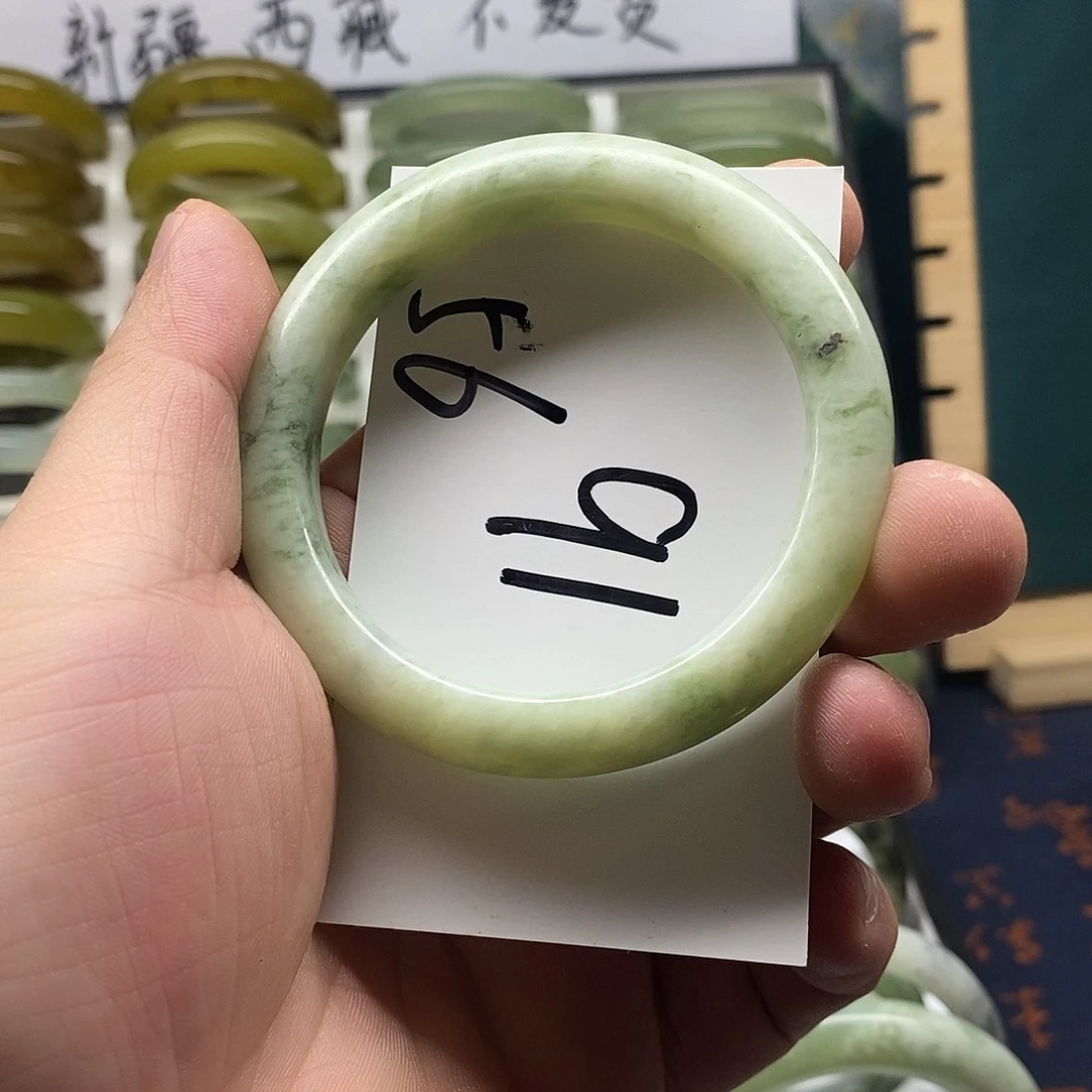 未镶嵌蛇纹石玉手镯岁**止