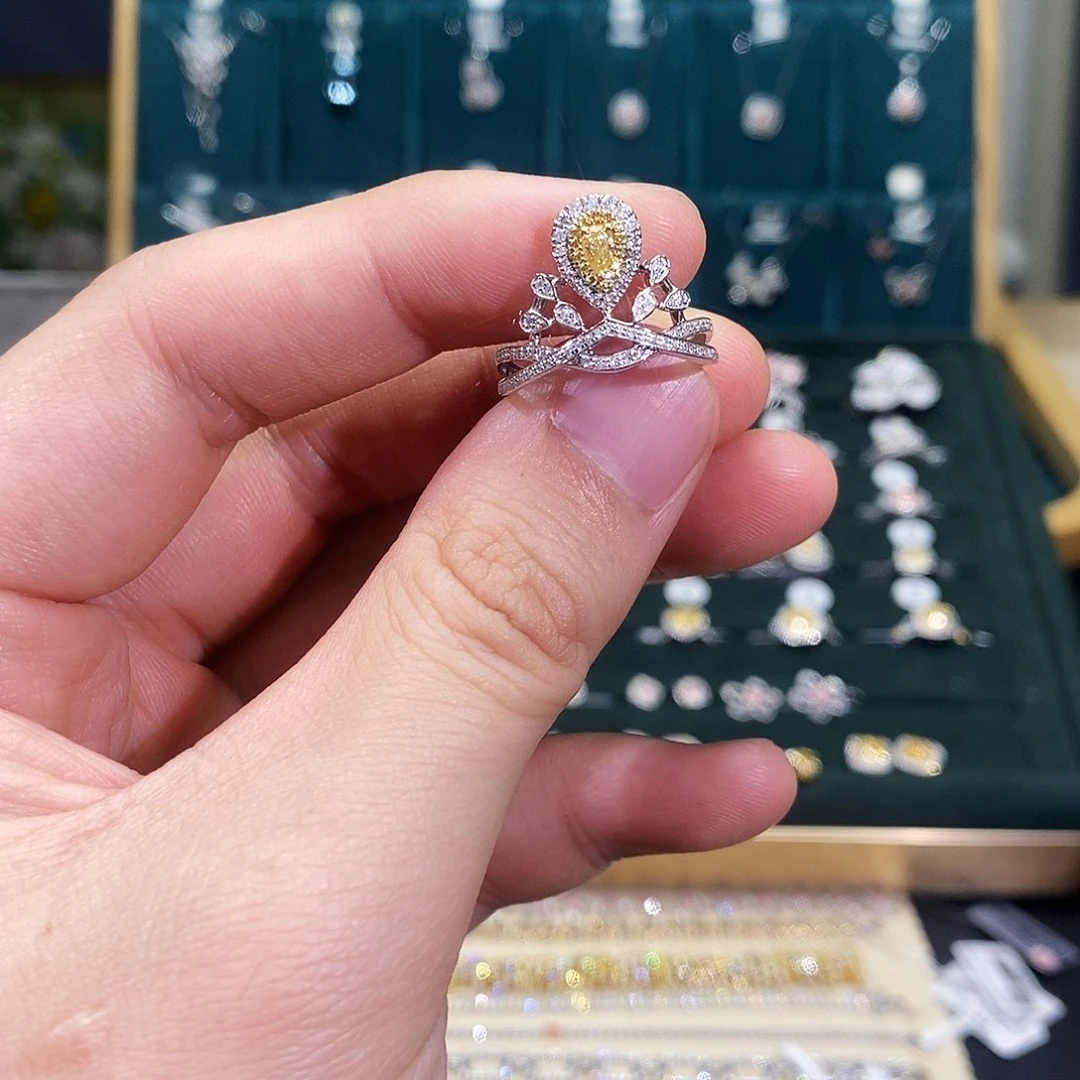 钻石戒指/指环18K金镶嵌戒指