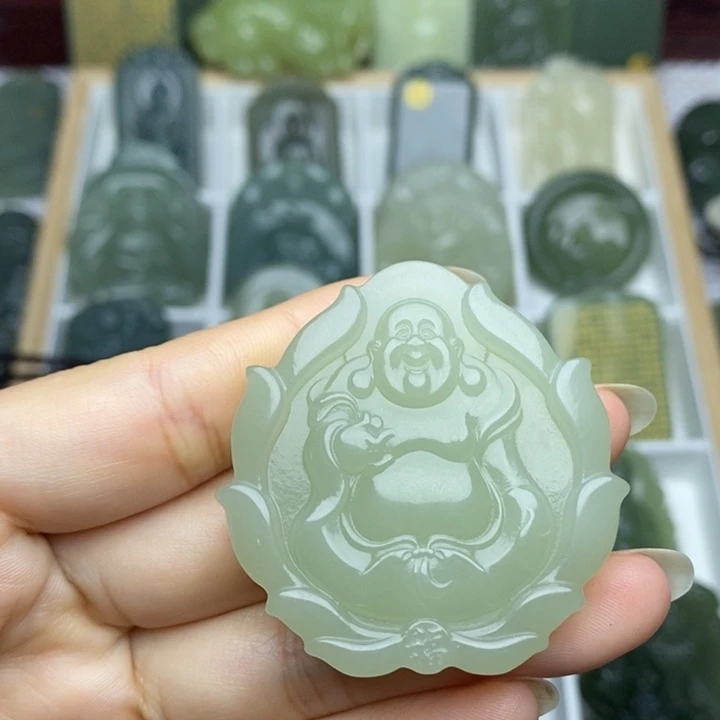 颈饰未镶嵌和田玉