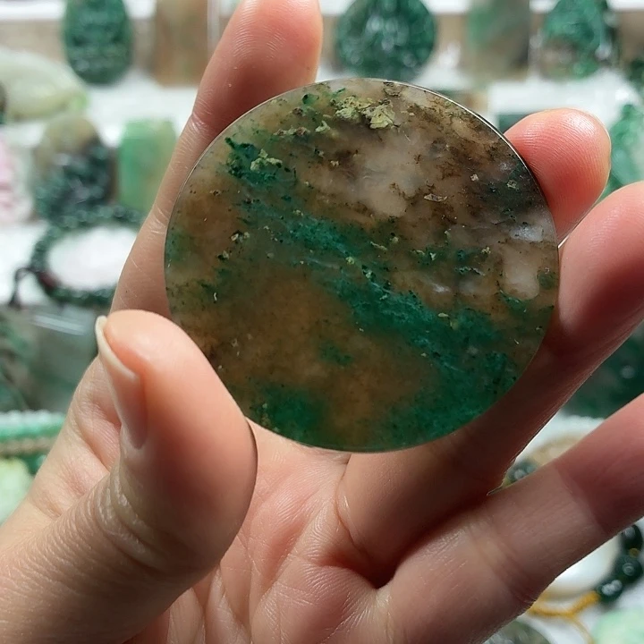 独山玉未镶嵌吊坠