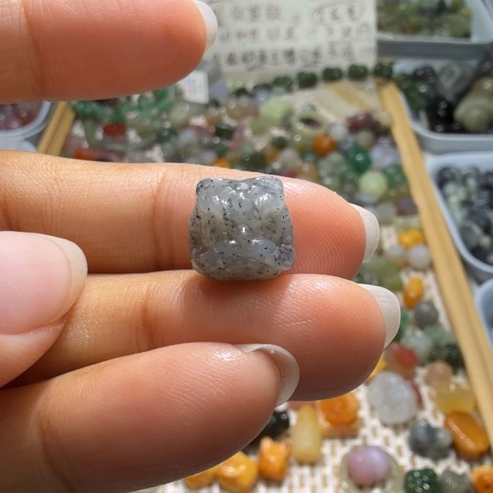 和田玉未镶嵌珠宝半成品