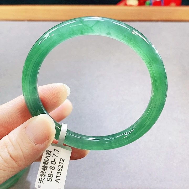 翡翠未镶嵌手镯（圆镯）
