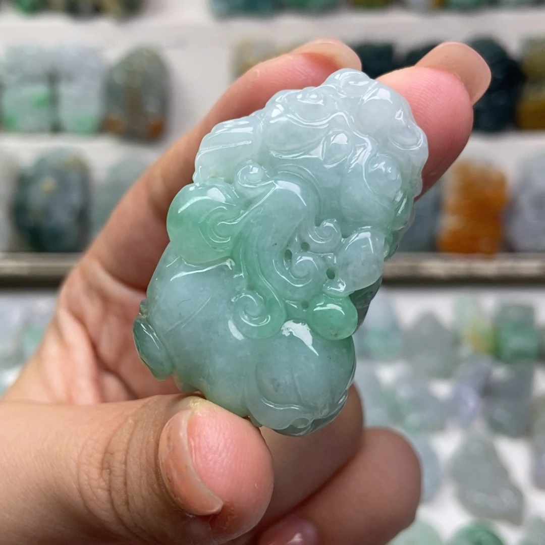 翡翠未镶嵌吊坠(赠链)口含珠